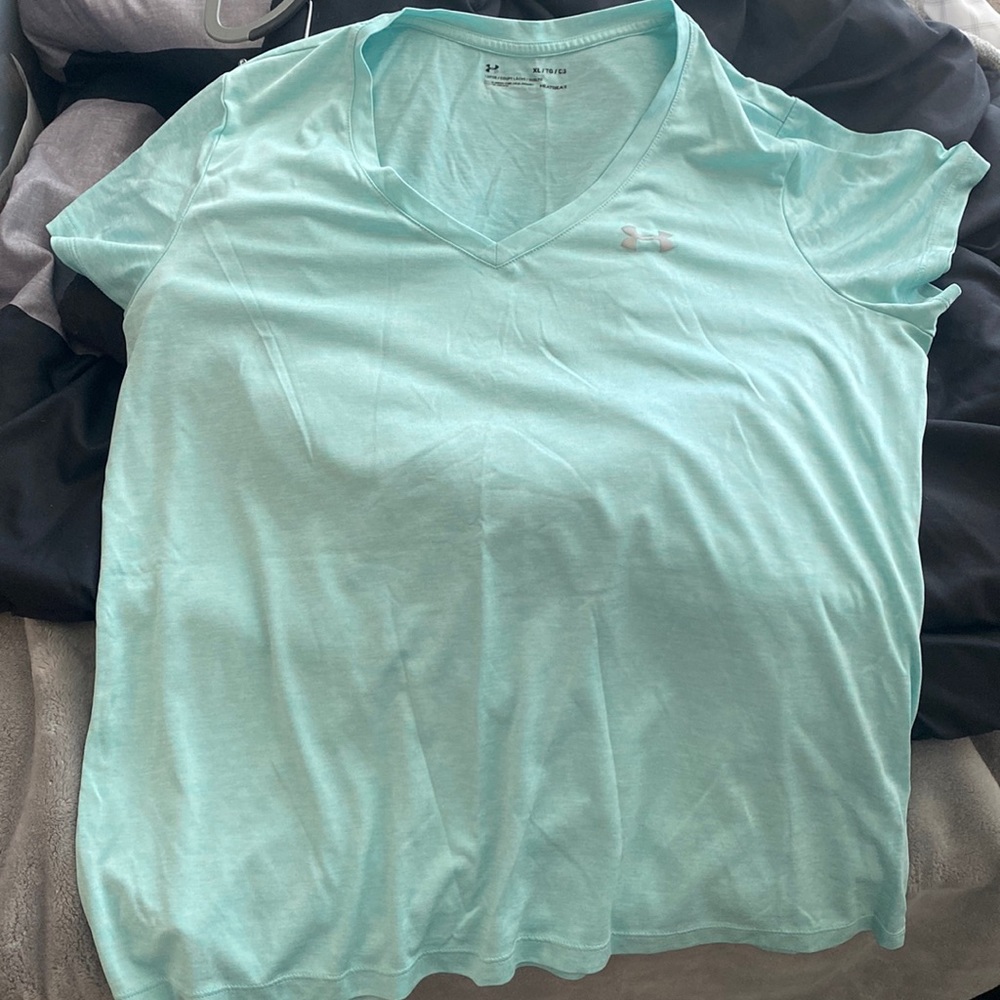 V neck short sleeve t shirt